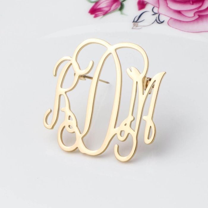 Broche con inicial de monograma chapado en oro / plata / oro rosa personalizado con nombre, iniciales y letra - My Design List - Español - 1