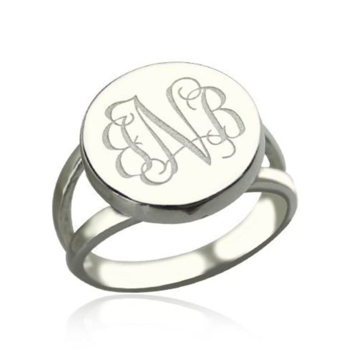 Anillo de plata de ley 925 con monograma grabado inicial personalizado con nombre, iniciales y letra - My Design List - Español - 1