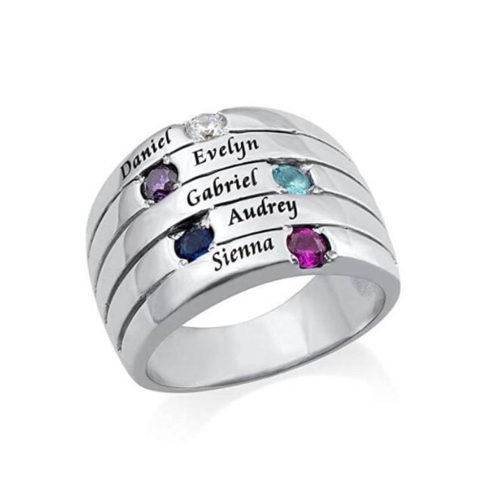 Anillo familiar grabado en plata de ley 925 con 5 piedras de nacimiento y 5 nombres personalizado con nombre, iniciales y letra - My Design List - Español - 1