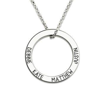 Collar Familia Grabada en Plata de Ley 925 personalizado con nombre, letra y iniciales