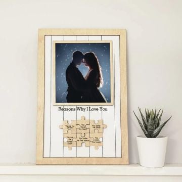 Personalisierte Fotoanzeige aus Holz mit Puzzle-Gravur, mit Foto und Design selber online machen